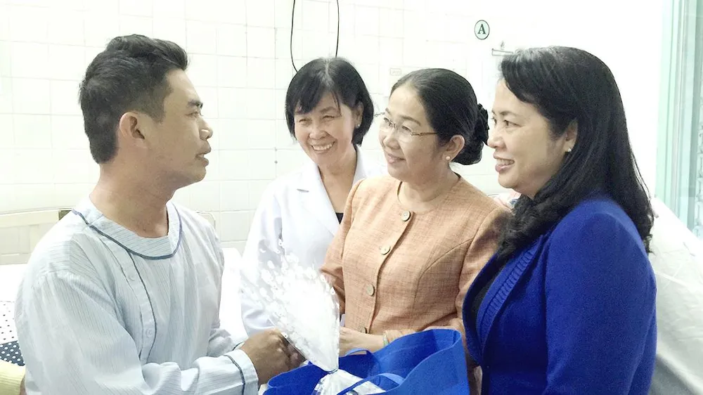 Công đoàn TPHCM là lá cờ đầu cả nước