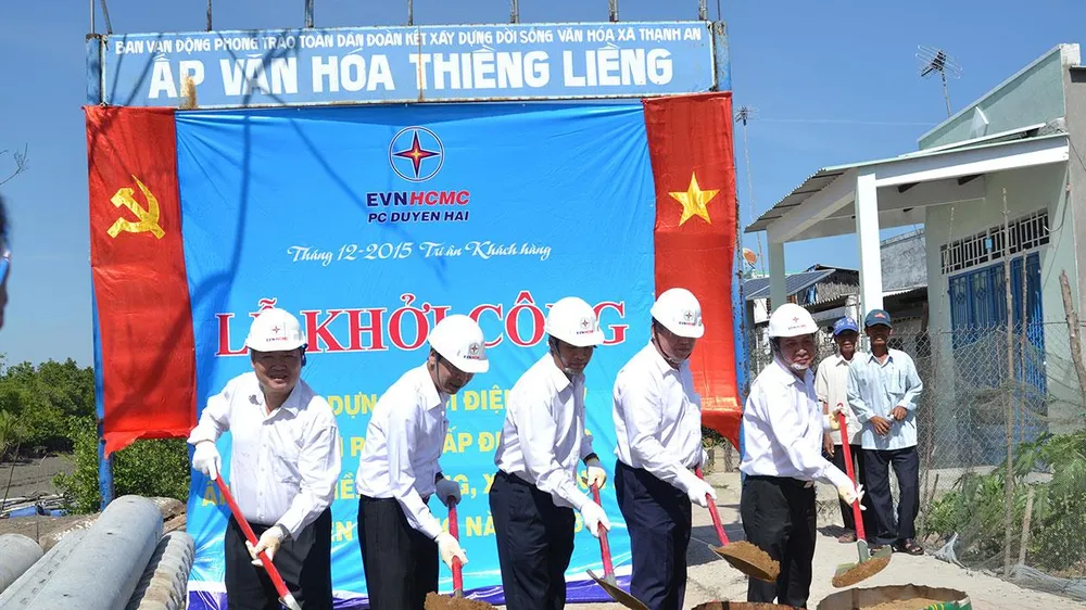 Khởi công dự án xây dựng mới lưới điện 22kV vượt biển cấp điện cho xã đảo Thạnh An (huyện Cần Giờ)
