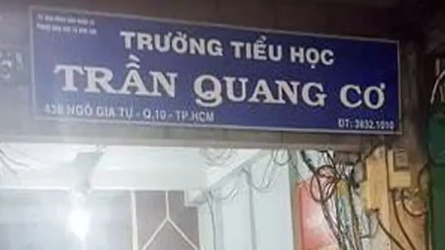 Phụ huynh ẩu đả trước cổng trường