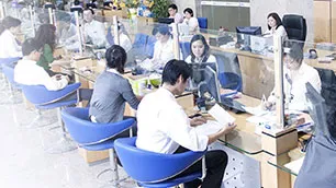 Ngân hàng giảm lãi suất cho vay đối với người bị ảnh hưởng dịch