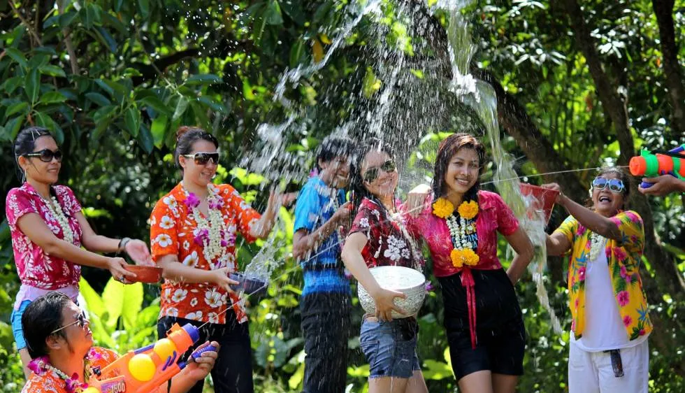 Đón năm mới trong lặng lẽ