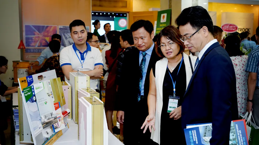 PGS-TS Vũ Ngọc Anh, Vụ trưởng, Vụ KHCN & Môi trường trao đổi về các giải pháp chống cháy toàn diện của Saint-Gobain 