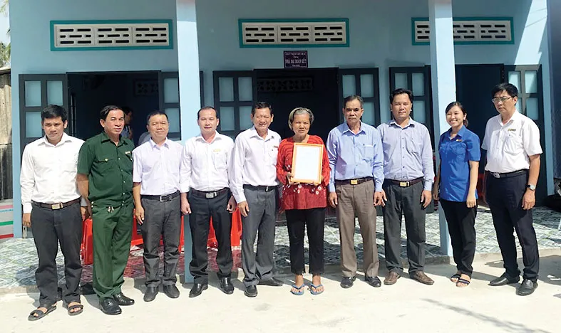 Công ty TNHH MTV Xổ số kiến thiết Long An: Trao tặng nhà Đại đoàn kết