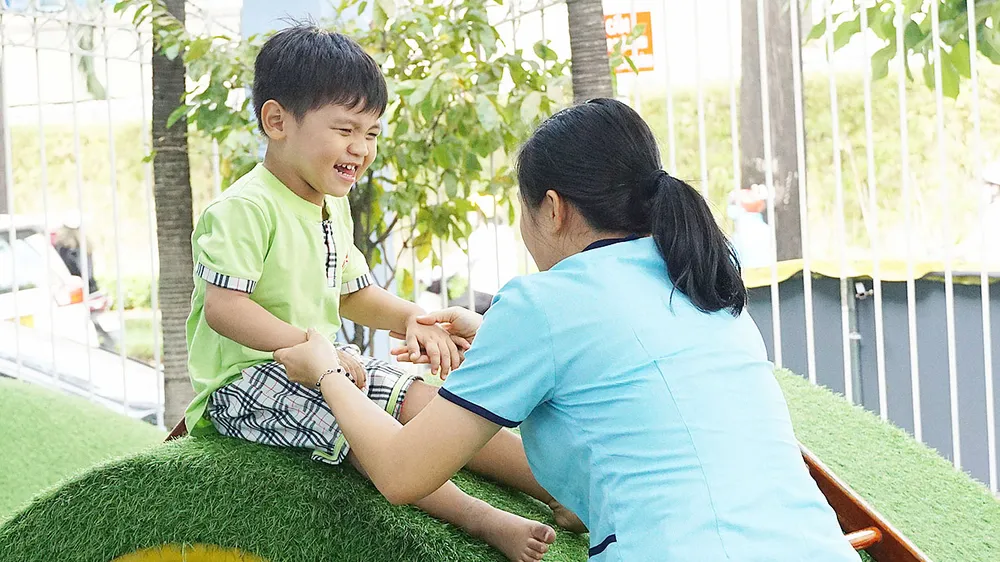 Giúp trẻ tự kỷ hòa nhập xã hội
