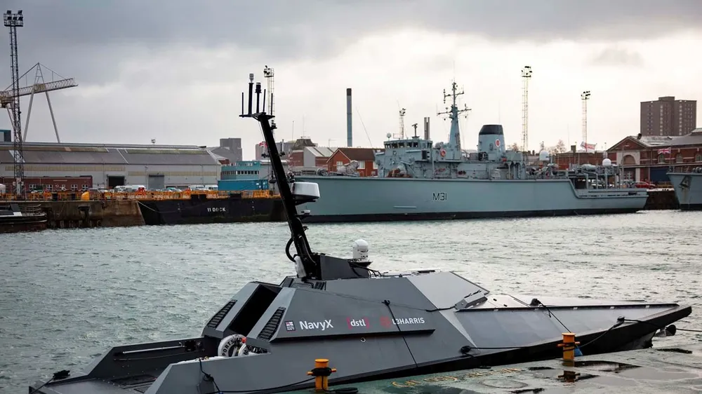Siêu tàu robot Madfox. Nguồn: Royal Navy