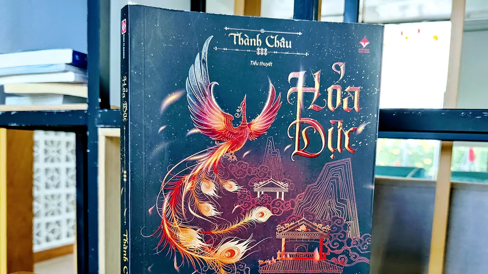 Tay ngang viết tiểu thuyết lịch sử