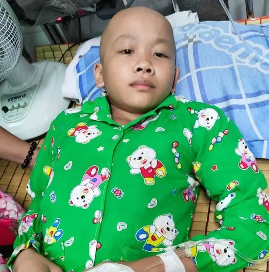 Nhà nghèo, con mắc bệnh ung thư