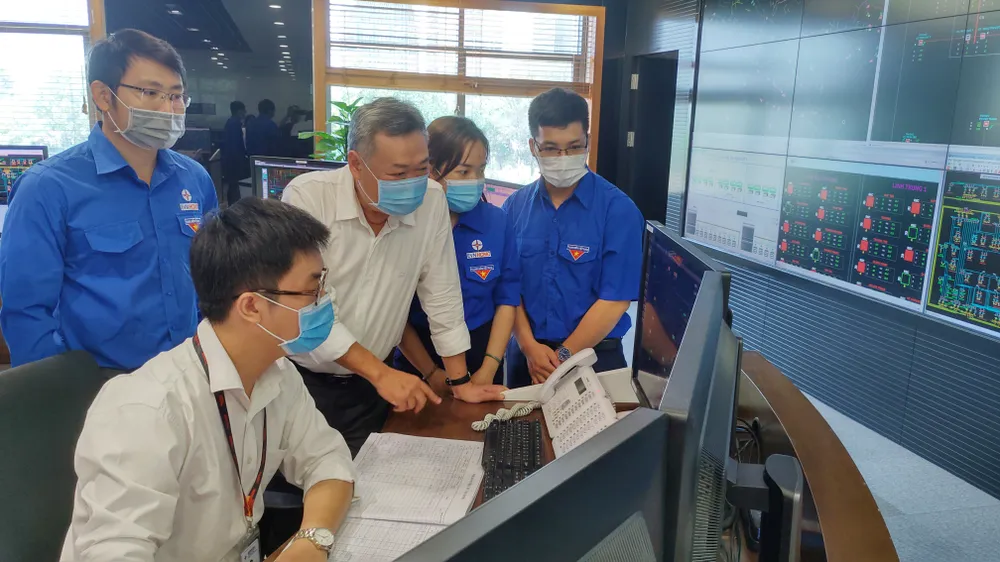 Kỷ niệm 45 năm thành lập Tổng Công ty Điện lực TPHCM - Hành trình của một tập thể lao động anh hùng