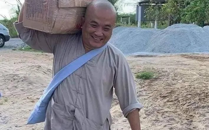 Chủ tịch nước Nguyễn Xuân Phúc chia buồn với gia đình người tích cực thiện nguyện đã qua đời vì nhiễm virus Sars CoV-2