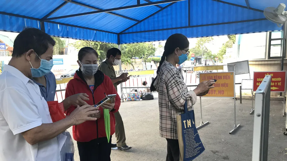 Hệ lụy nguy hiểm khi F0 tự ý đi bệnh viện