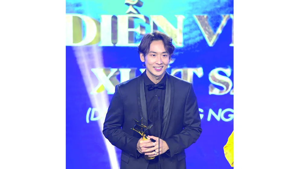“Dì Lệ” Lê Giang, “Quắn” Tuấn Trần, “Lý Linh” Kaity Nguyễn cùng võ sinh Tiến Hoàng thắng giải về diễn xuất tại Ngôi Sao Xanh lần 8