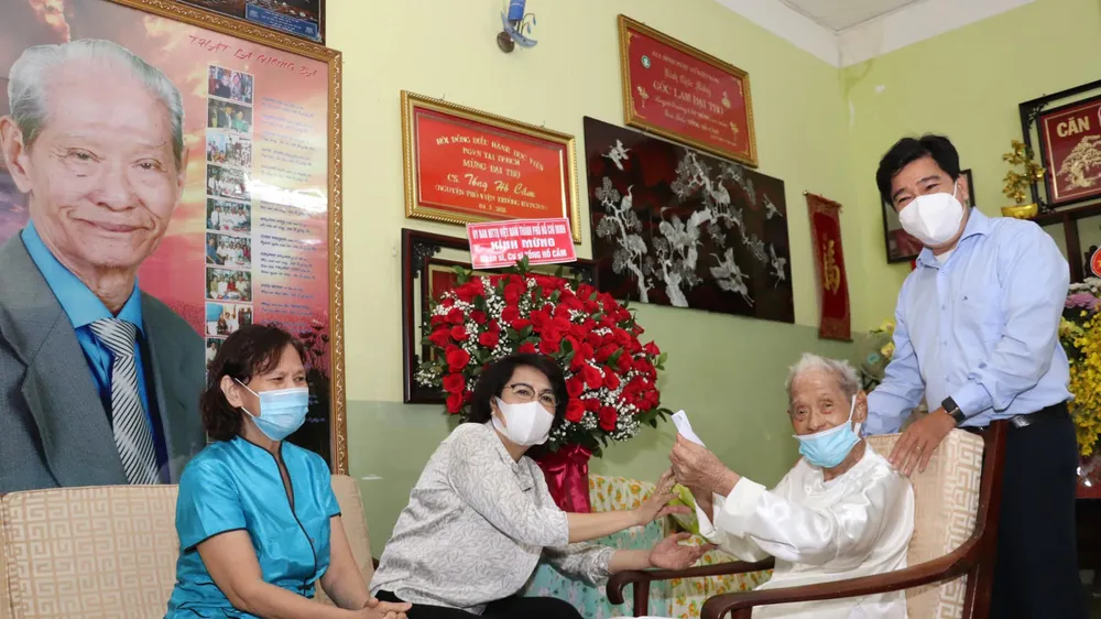 Cư sĩ Tống Hồ Cầm - tấm gương về tinh tấn, phụng sự