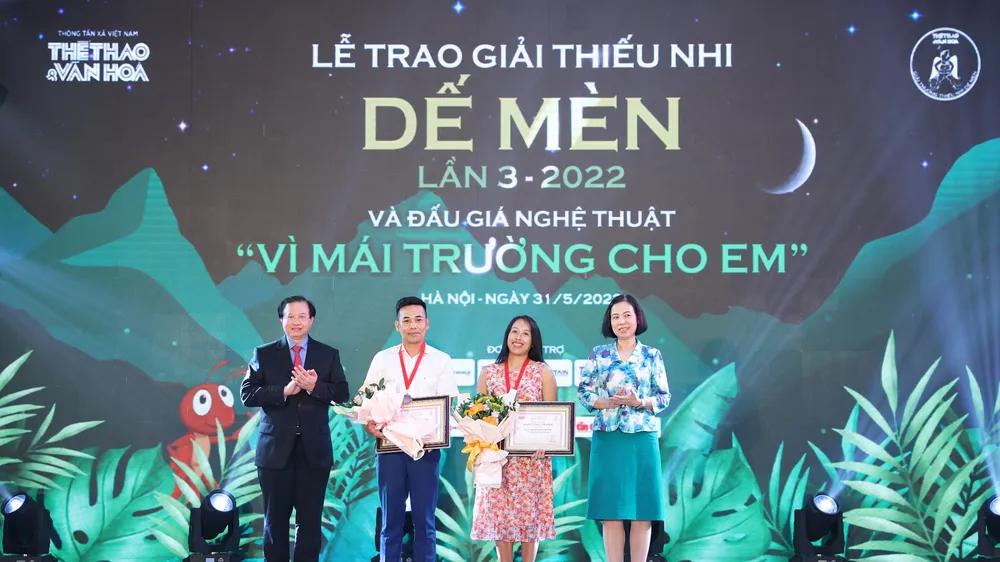 Chênh vênh giải thưởng văn chương