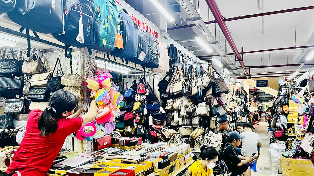 Hàng giả, hàng nhái hoành hành, trách nhiệm của ai?- Bài 2: Chế tài phải đủ mạnh