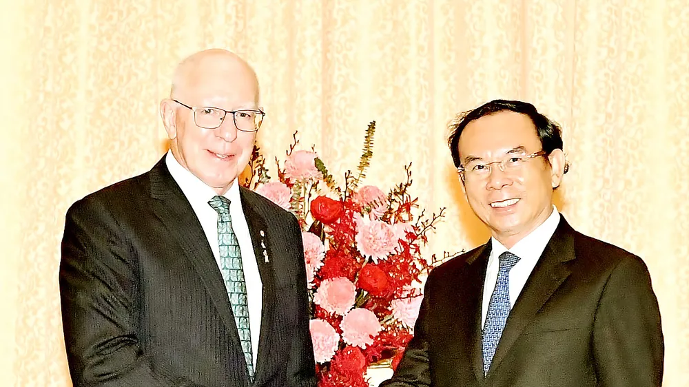 Bí thư Thành ủy TPHCM Nguyễn Văn Nên tiếp Toàn quyền Australia David Hurley. Ảnh: VIỆT DŨNG