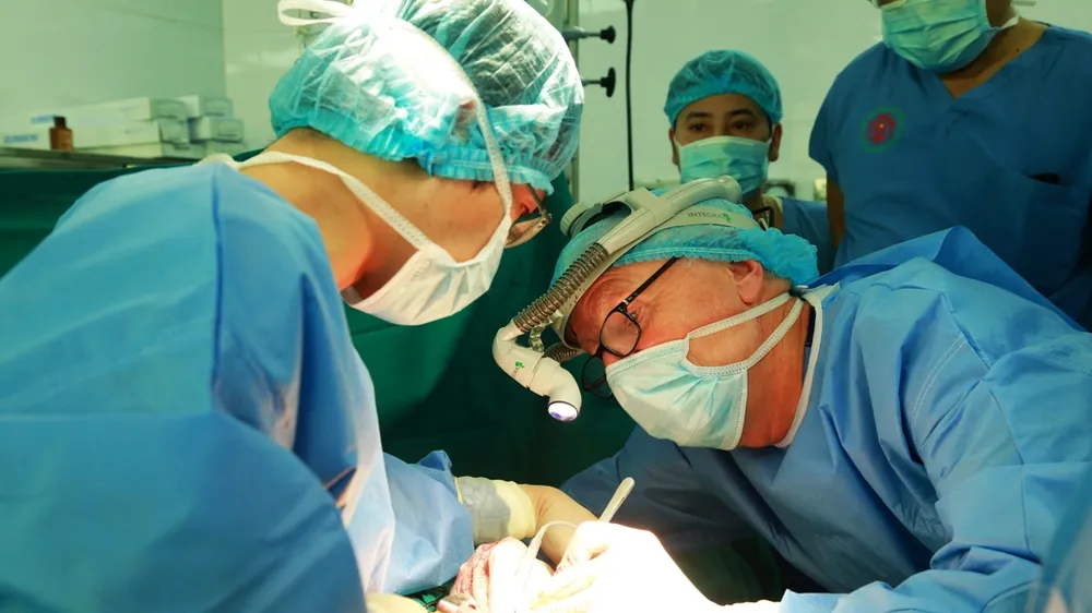 Lần đầu tiên Việt Nam ghép phổi thành công từ người cho chết não