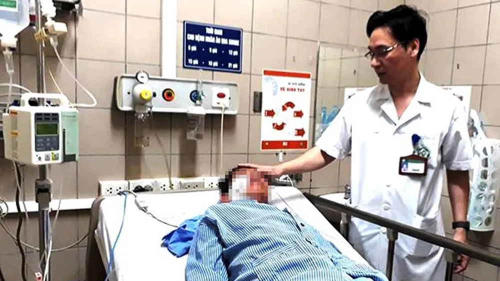 Cả nhà bị ngộ độc nấm có chất kịch độc