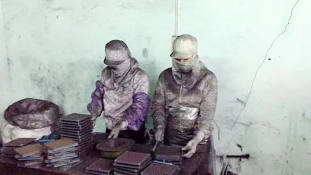 Kinh hoàng chế thuốc chữa ung thư từ hàng tấn bột than tre