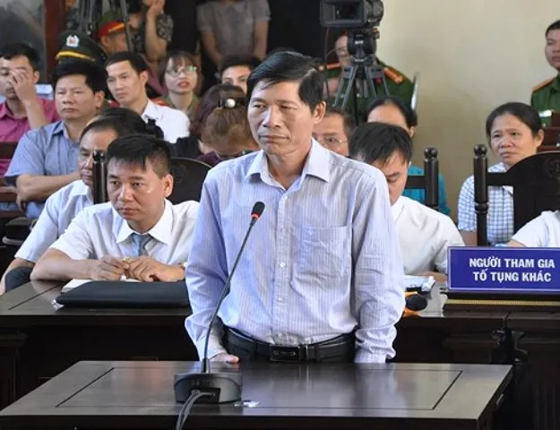 Khởi tố phó giám đốc và nguyên trưởng phòng vật tư BV đa khoa tỉnh Hòa Bình