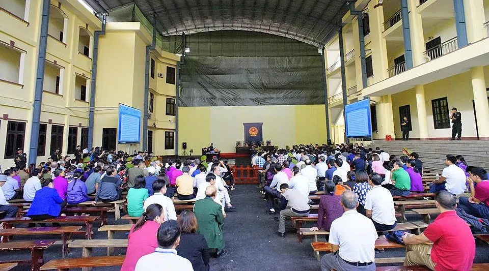 Xét xử “đại án” đánh bạc hàng ngàn tỷ: Thua sạch tiền lừa đảo
