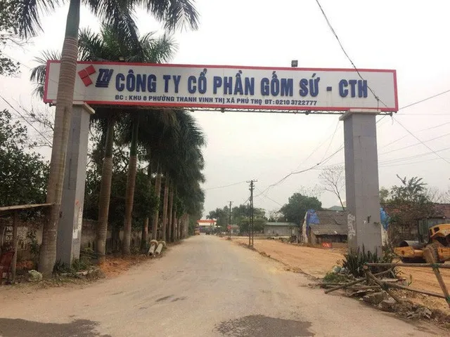 Vụ đổ dầu thải vào nguồn nước sông Đà: Triệu tập 2 người của Công ty gốm sứ Thanh Hà