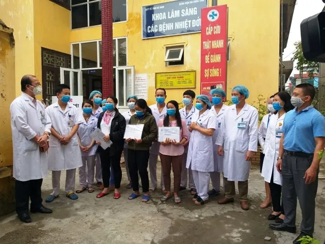 Một bệnh nhân Covid-19 vừa khỏi bệnh ra viện lại nhập viện trở lại vì dương tính virus SARS-CoV-2
