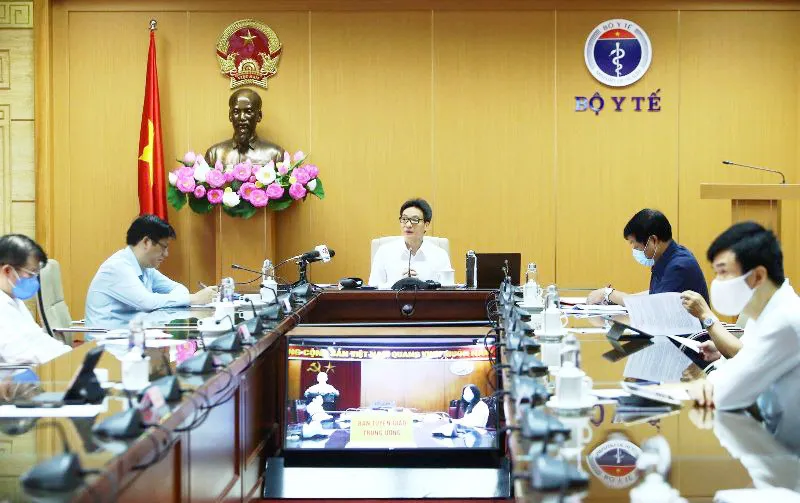 Đề xuất TPHCM ra khỏi nhóm nguy cơ cao, Hà Nội tiếp tục cách ly tới hết 30-4
