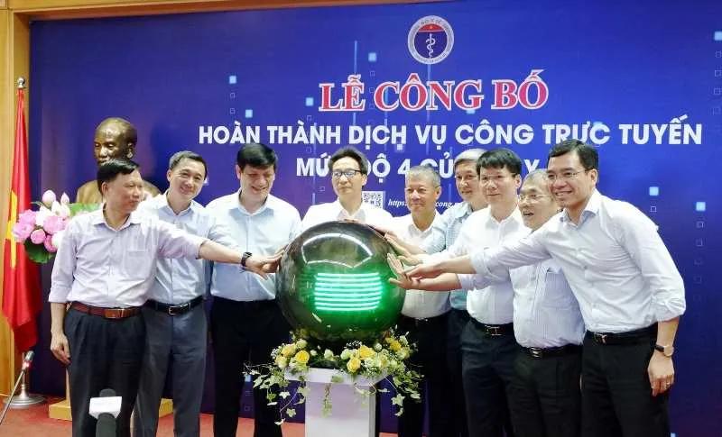 Đến ngày 31-12 thay thế toàn bộ sổ khám sức khoẻ bằng giấy sang điện tử