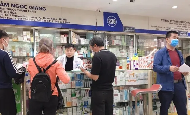 Người có triệu chứng cảm cúm, ho sốt khi mua thuốc phải khai báo về bản thân