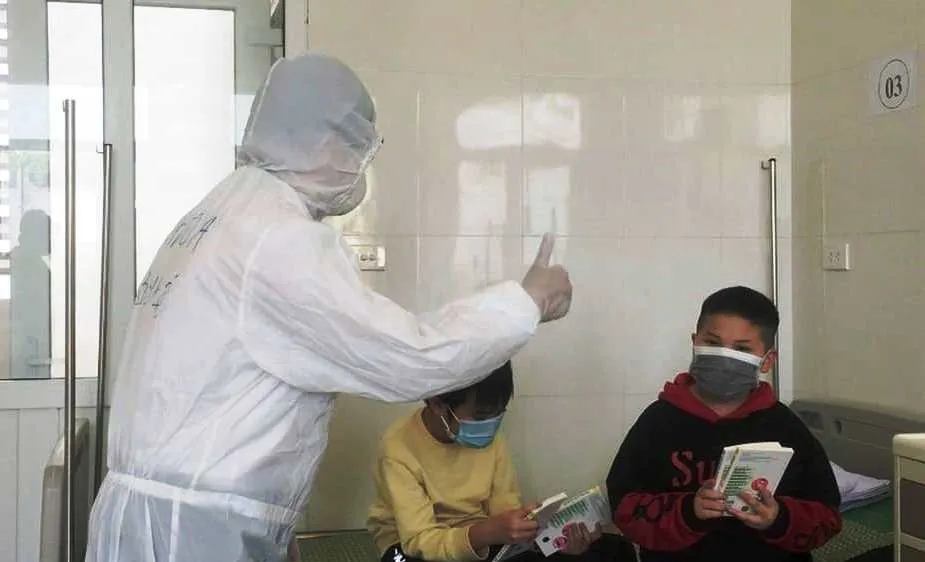 Bộ trưởng Bộ Y tế: “Nếu người dân mất thêm cái tết nữa thì sẽ thêm khó khăn”