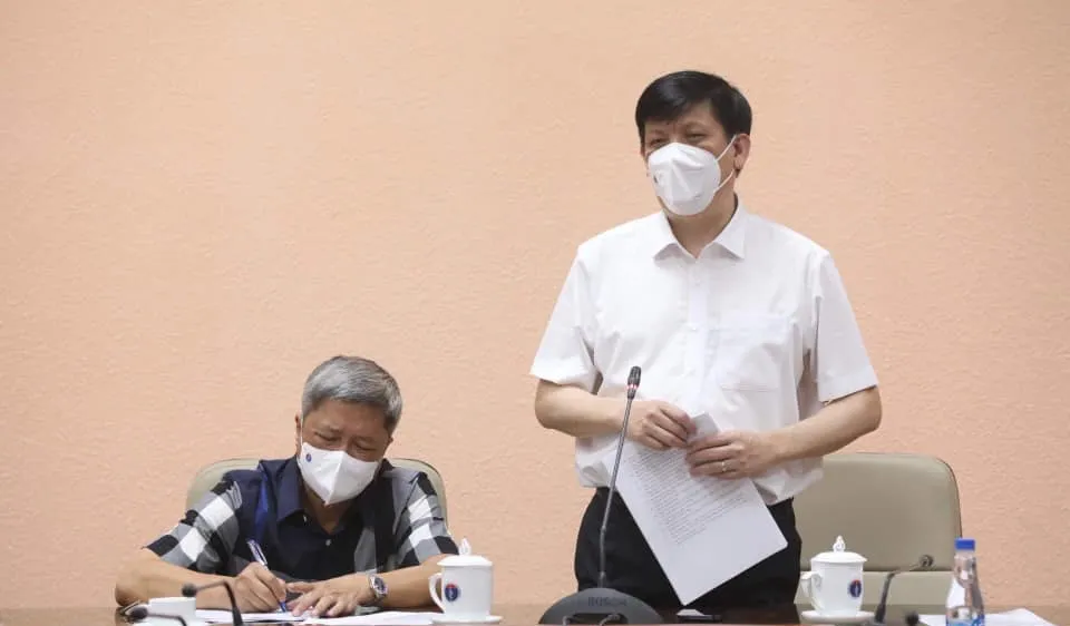 Thứ trưởng Nguyễn Trường Sơn và đoàn công tác thực hiện cách ly đúng quy định