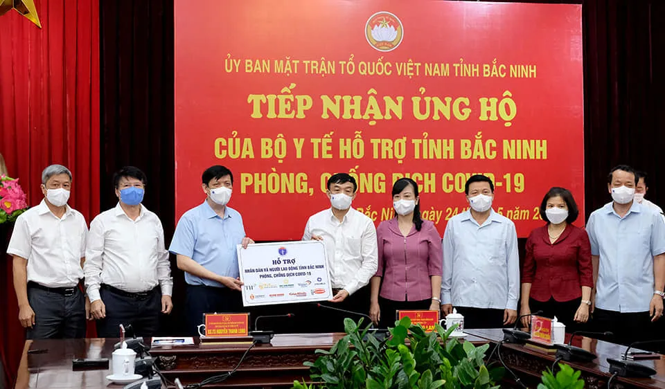 Bộ trưởng Bộ Y tế kêu gọi cả nước chung tay hỗ trợ Bắc Giang và Bắc Ninh chống dịch 