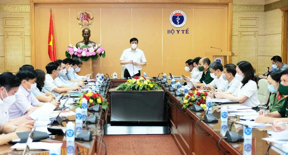 Bộ trưởng Bộ Y tế: Không được lãng phí một liều vaccine Covid-19 nào