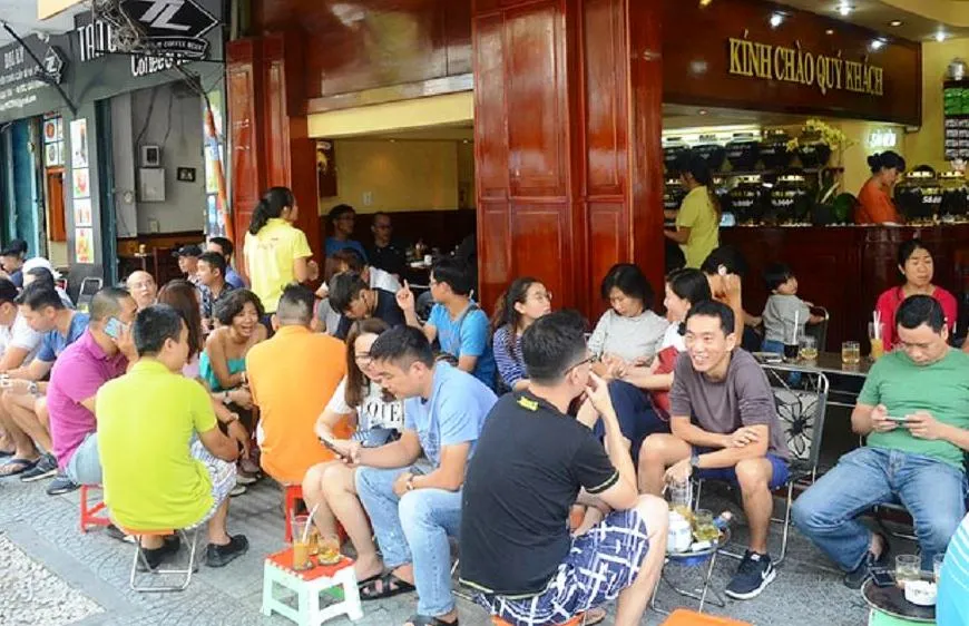 Hà Nội dừng tất cả hoạt động không thiết yếu, xử nghiêm việc tụ tập đông người