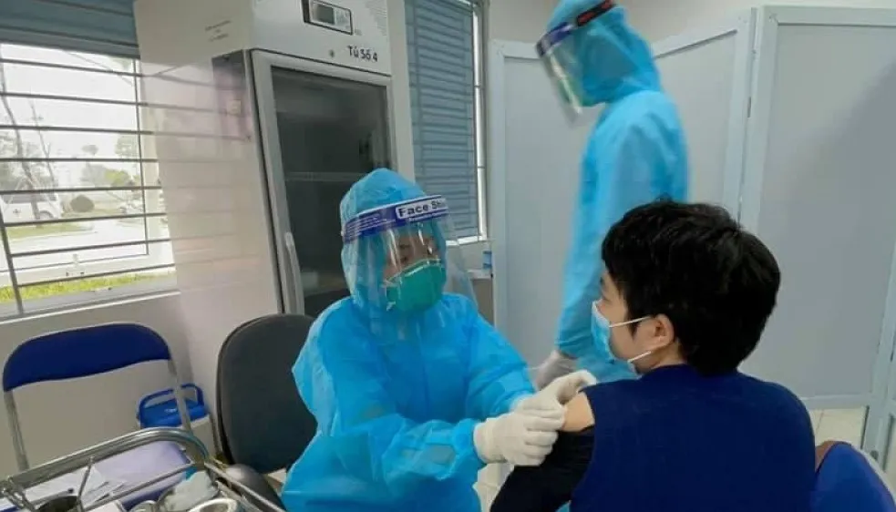 Bộ Y tế lưu ý những vấn đề cần theo dõi sức khỏe sau tiêm vaccine Covid-19