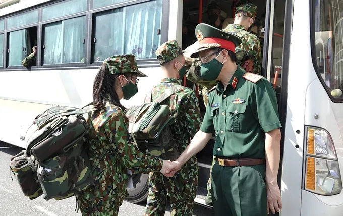 Bộ trưởng Bộ Y tế đề nghị tiếp tục cử bộ đội tới hỗ trợ Tiền Giang, Kiên Giang chống dịch