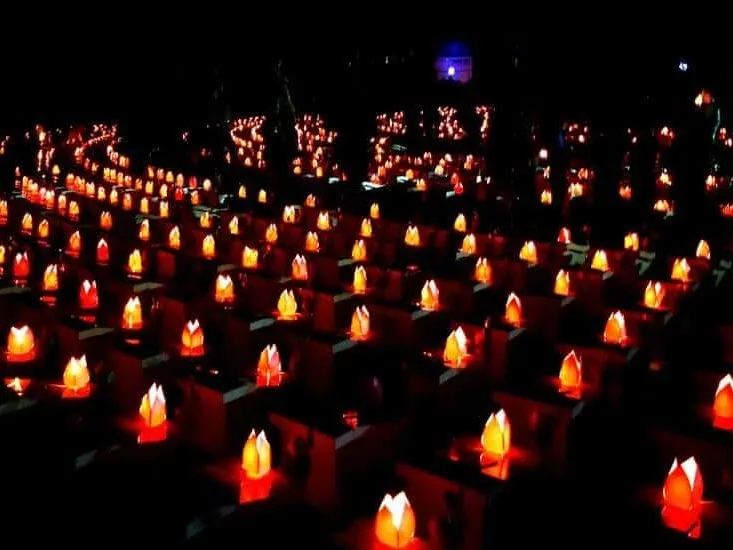 Hà Nội tổ chức lễ tưởng niệm đồng bào tử vong và cán bộ, chiến sĩ hy sinh trong đại dịch Covid-19 trang nghiêm, tiết kiệm