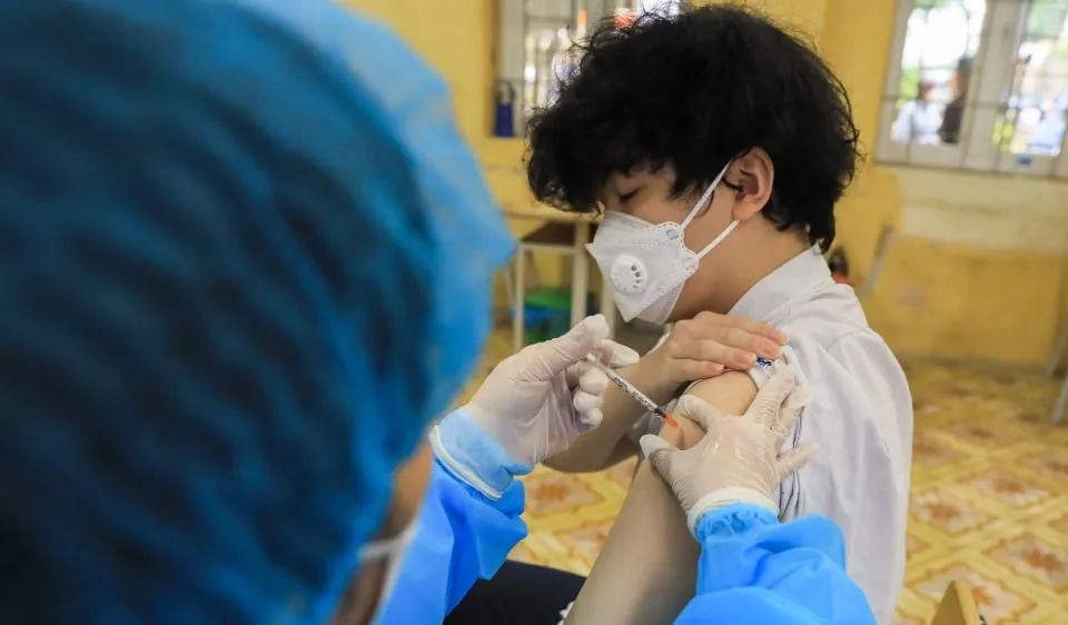 Nguyên nhân 2 học sinh ở Hà Nội và Bắc Giang tử vong sau tiêm vaccine Covid-19