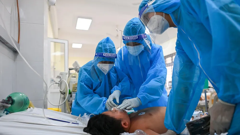 Ngày 26-7, dịch Covid-19 tăng vọt lên 1.460 ca và 46 bệnh nhân nặng