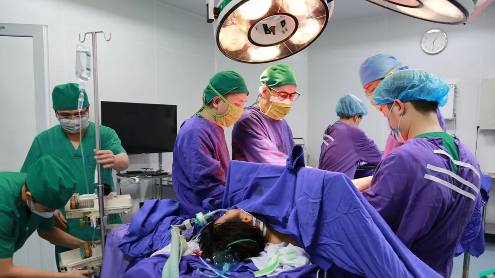 Kích hoạt “báo động đỏ” cứu sống nam thanh niên nhảy cầu Bãi Cháy cao hơn 50m