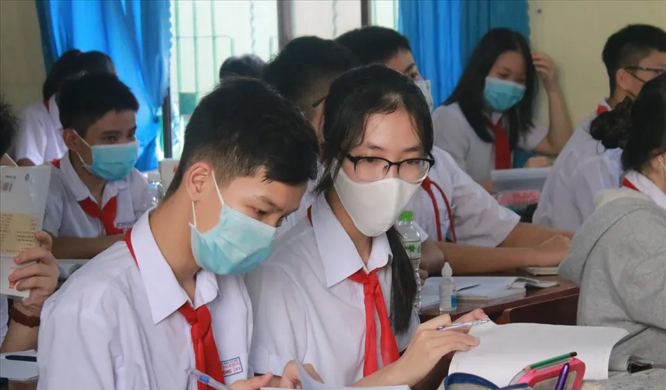 Hà Nội đề xuất dừng hỗ trợ 50% học phí nhưng sẽ thu ở mức sàn với các cấp học 