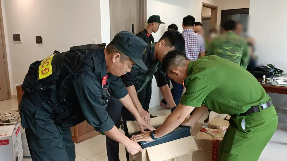 Ổ nhóm giả nhân viên ngân hàng, lừa đảo chiếm đoạt hơn 30 tỷ đồng