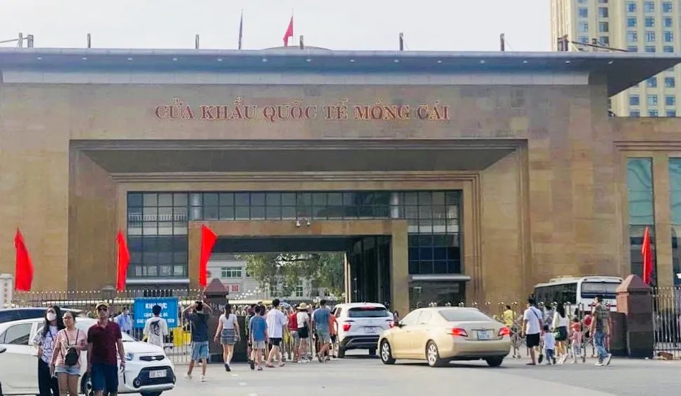Du khách Việt Nam được tự lái xe cá nhân sang Trung Quốc qua Cửa khẩu Móng Cái