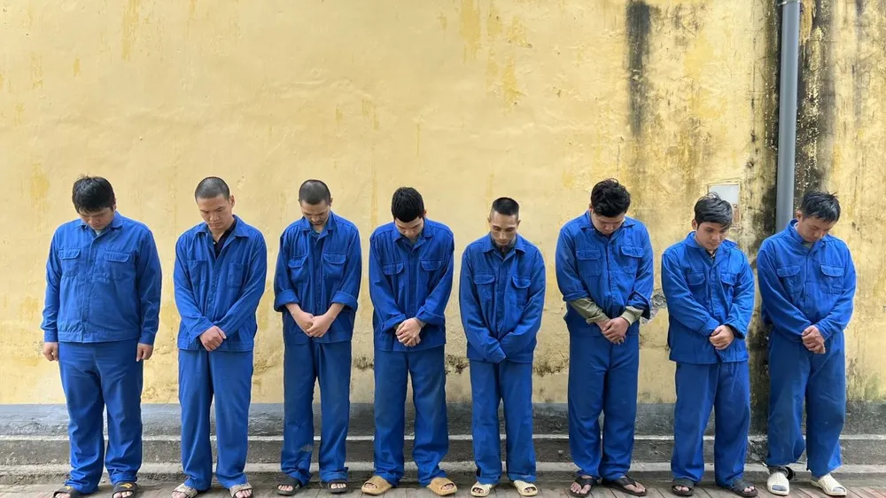 Phá ổ nhóm “đắt bao nhiêu cũng mua, rẻ bao nhiêu cũng bán” lừa đảo hơn 1.000 người