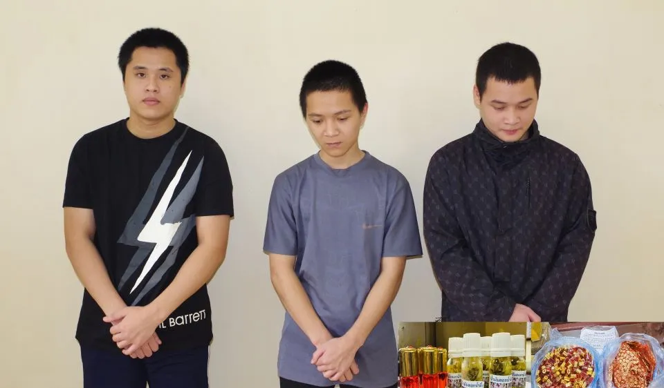 3 thanh niên chế “bùa yêu” lừa bán cho hàng trăm người