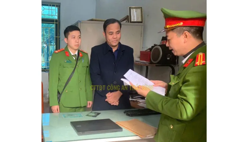 Bắt tạm giam một cán bộ Cục thống kê Thái Bình