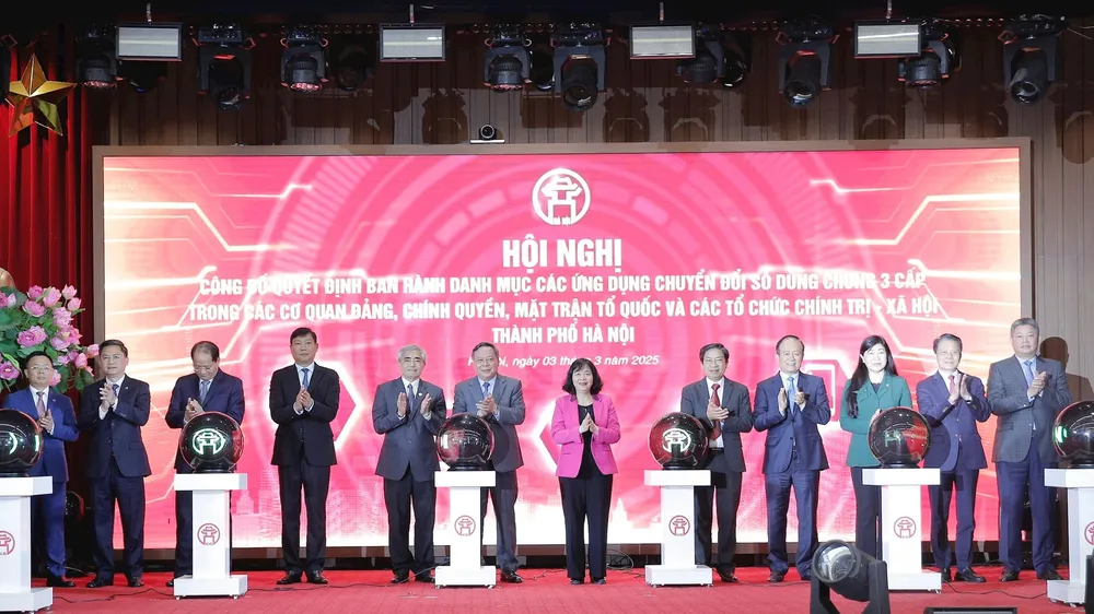 Hà Nội khai trương các ứng dụng chuyển đổi số dùng chung - bước đột phá lề lối làm việc