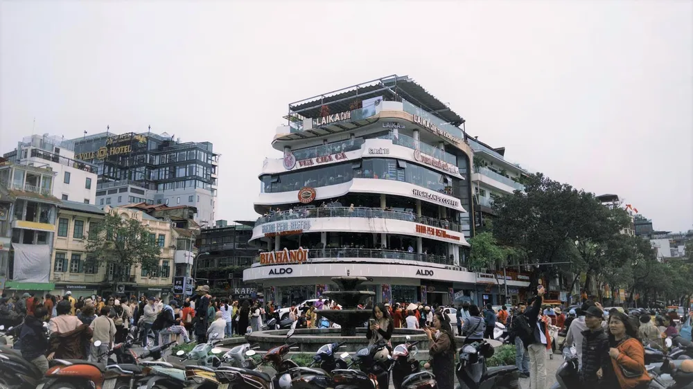 Đầu tuần tới, Hà Nội rào chắn hạn chế xe qua lại tòa nhà “Hàm cá mập”