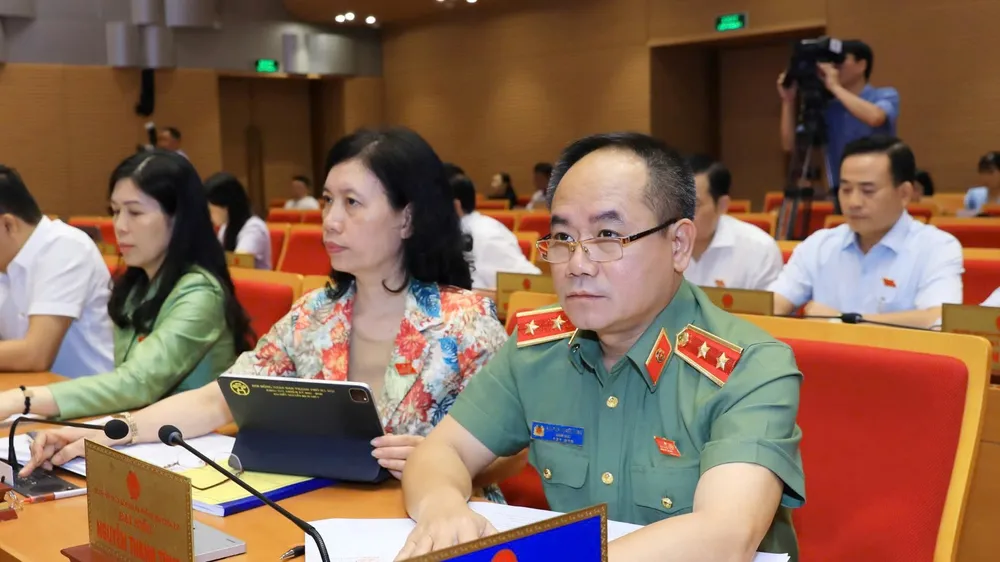 Công an Hà Nội làm rõ sự việc nhiều tài liệu dấu đỏ bị đốt cạnh trụ sở phường Cổ Nhuế 2