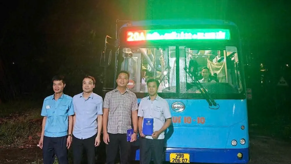  Mở tuyến xe buýt 20ATC hàng ngày chạy tới "xã đảo" duy nhất ở Thủ đô 
